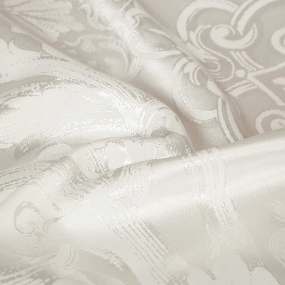 Luxury Bedding Set: image 12