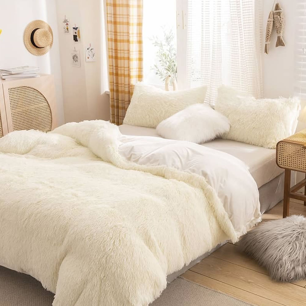 white fleece bed sheet set